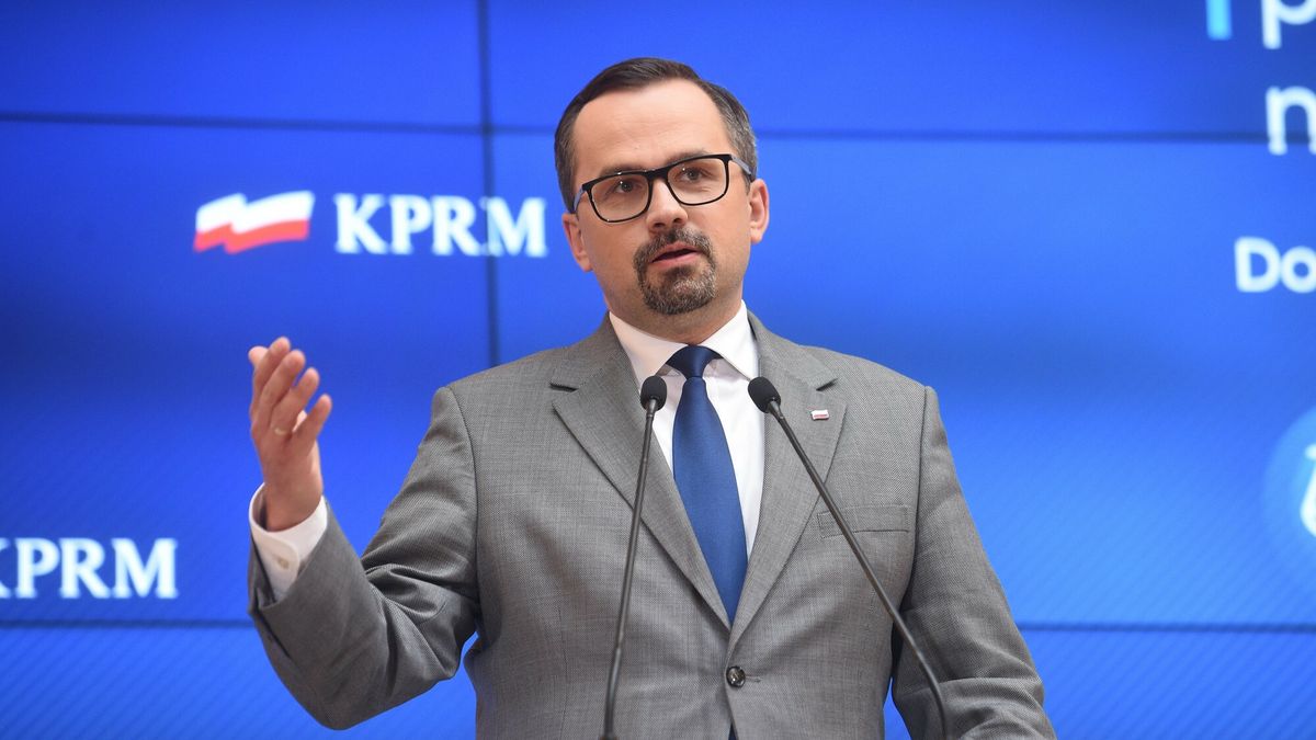 Konferencja w KPRM
12.07.2021 Warszawa Konferencja Szefa Kancelarii Premiera Michala Dworczyka , Rzecznika Rzadu Piotra Mullera i Marcina Horaly pelnomocnika rzadu ds. Centralnego Portu Komunikacyjnego dla RP  fot. Zbyszek Kaczmarek/REPORTER
n/z: , Marcin Horala,
Zbyszek Kaczmarek/REPORTER