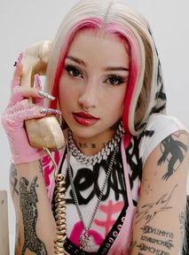 Young Leosia odpowiada na diss Fagaty. "Rozkładasz nogi w necie, żeby zarobić na prąd"