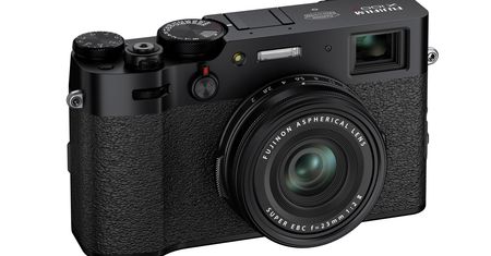 Fujifilm X100V i jego poprzednicy - jak zmieniała się seria kompaktów stylizowanych na dalmierzowiec