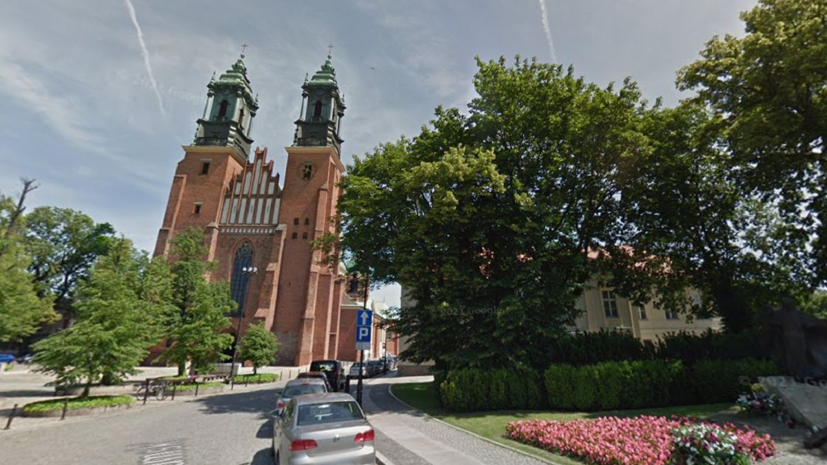 Zarzucają księdzu, że nie płaci alimentów. Tłumaczenie kurii. Na zdjęciu Archikatedra św. Piotra i Pawła w Poznaniu