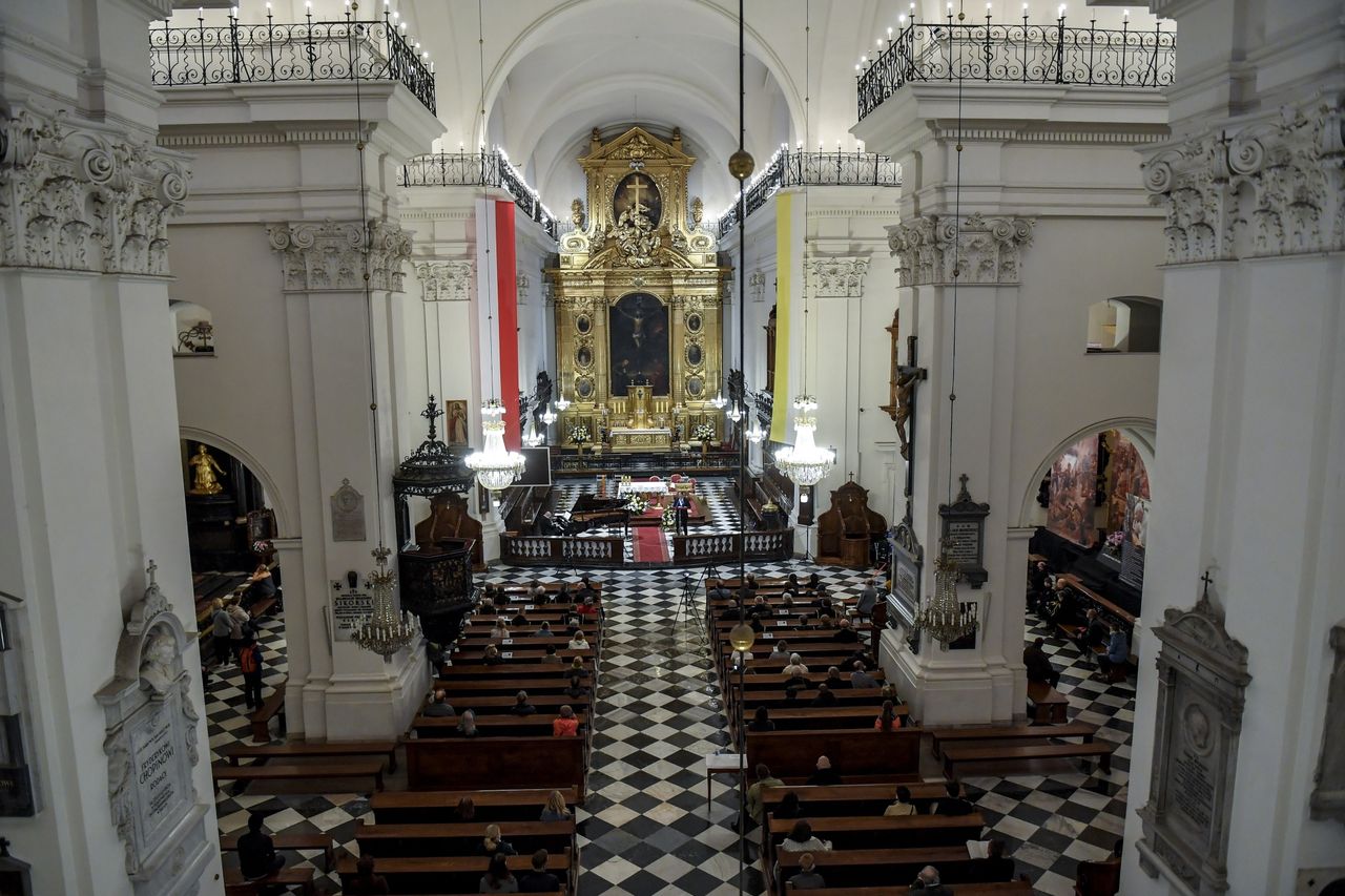 Lokalne dzienniki opublikowały dane wypisanych z Kościoła. Doszło do naruszenia prawa?