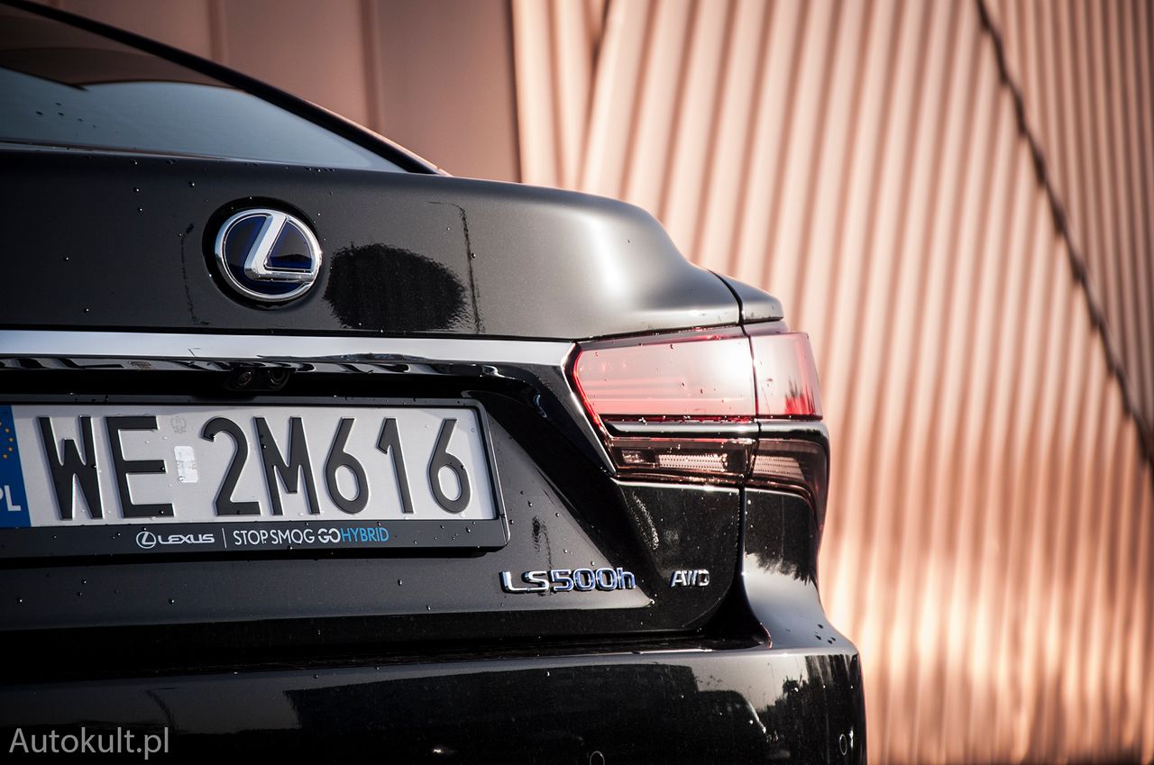 Lexus LS 500h (2021)