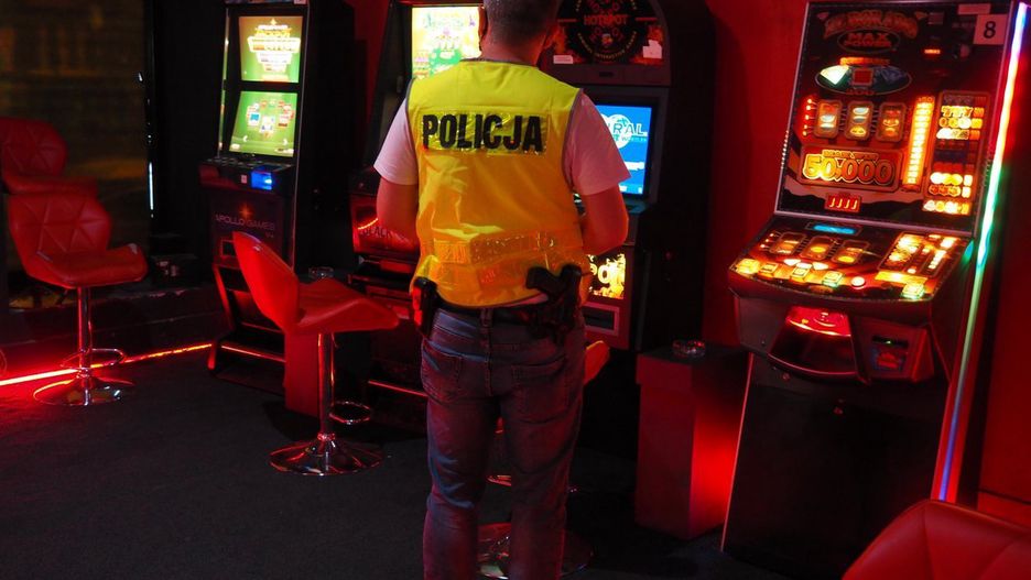 Katowice. Policja zlikwidowała kilkadziesiąt miejsc z maszynami do hazardu.