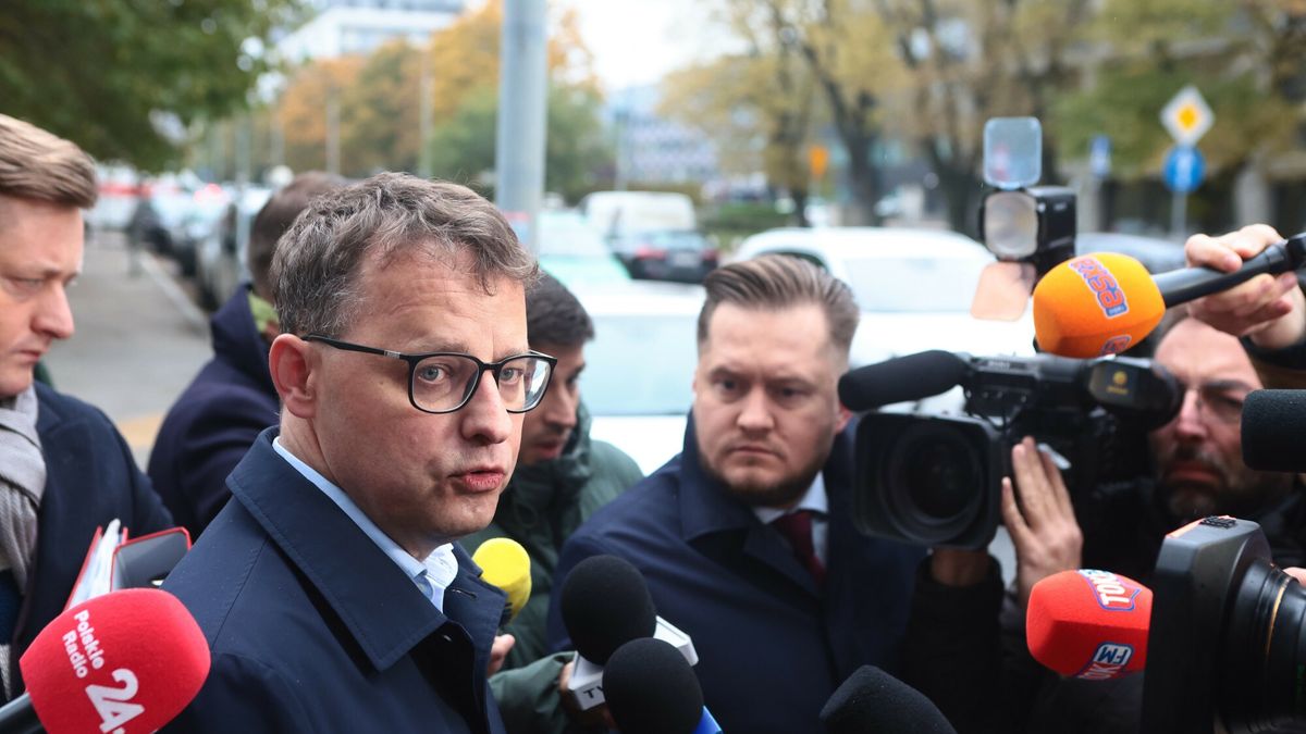 Marcin Romanowski wezwany do prokuratury
15.10.2024 Warszawa Marcin Romanowski w Prokuraturze Krajowej, fot. Tomasz Jastrzebowski/REPORTER
n/z: Marcin Romanowski
Tomasz Jastrzebowski/REPORTER