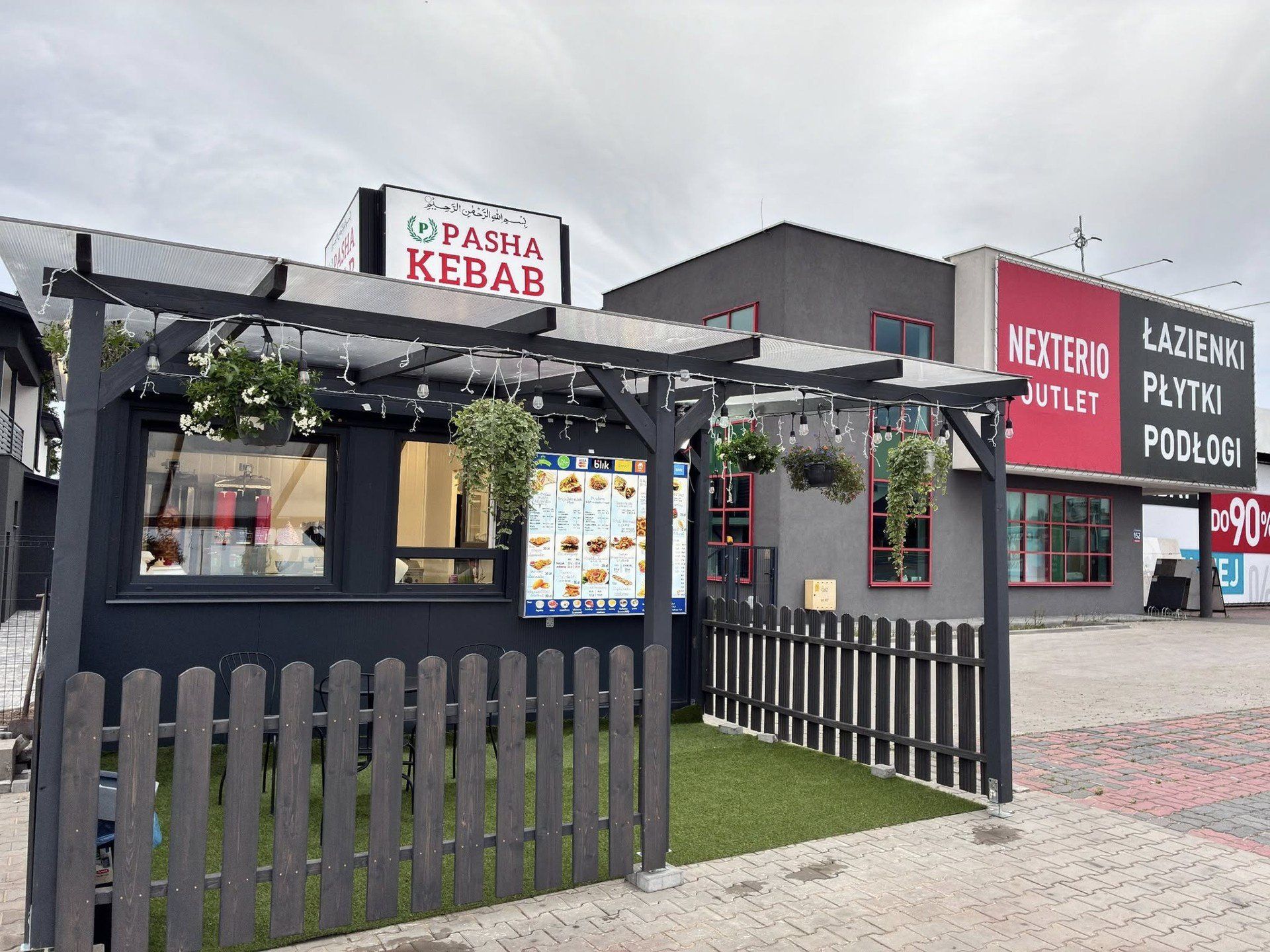 Od środy, 25 czerwca przy ulicy Warszawskiej w Radomiu działa kebab sieci Pasha Kebab.