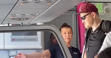 Rozpłakał się, kiedy kazali mu wyjść. WizzAir tłumaczy decyzję