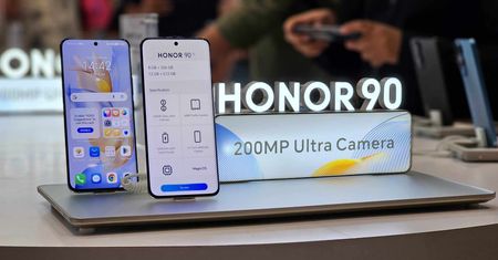 Kupujesz smartfon, a tablet dostajesz gratis. Honor 90 już w Polsce