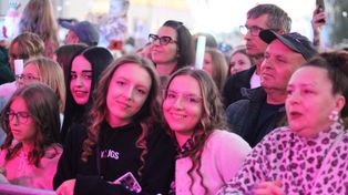 Tłumy pod sceną i wyśmienita zabawa. CamaSutra rozgrzała Daleszyce podczas Jarmarku na Świętego Michała