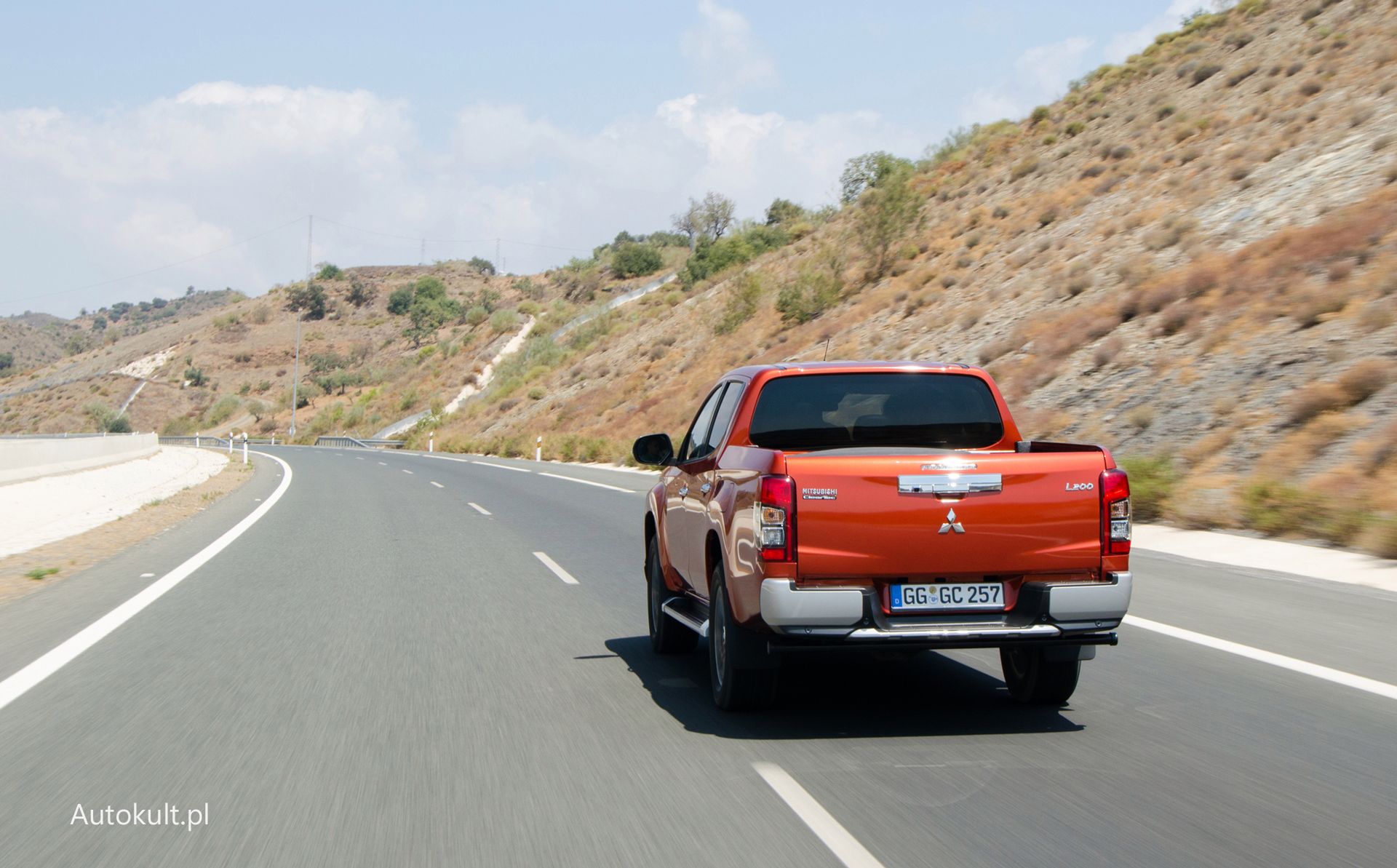 Nowe Mitsubishi L200 wykazało słabości podczas jazdy po hiszpańskich autostradach, oczywiście pod górę.