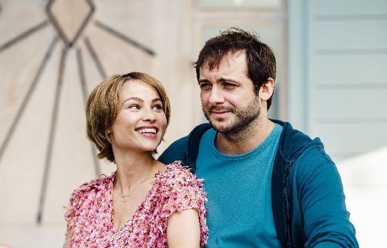 Grupa Polsat zaangażowana w komedię romantyczną „Szczęścia chodzą parami”. Zagrają Książkiewicz, Żurawski, Halejcio i Królikowski