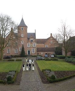 Zakonnice utknęły z winem. Proszą o pomoc