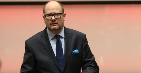 Wzruszenie w Gdańsku w imieniny Pawła. Na wszystko patrzyli żona i dzieci Adamowicza