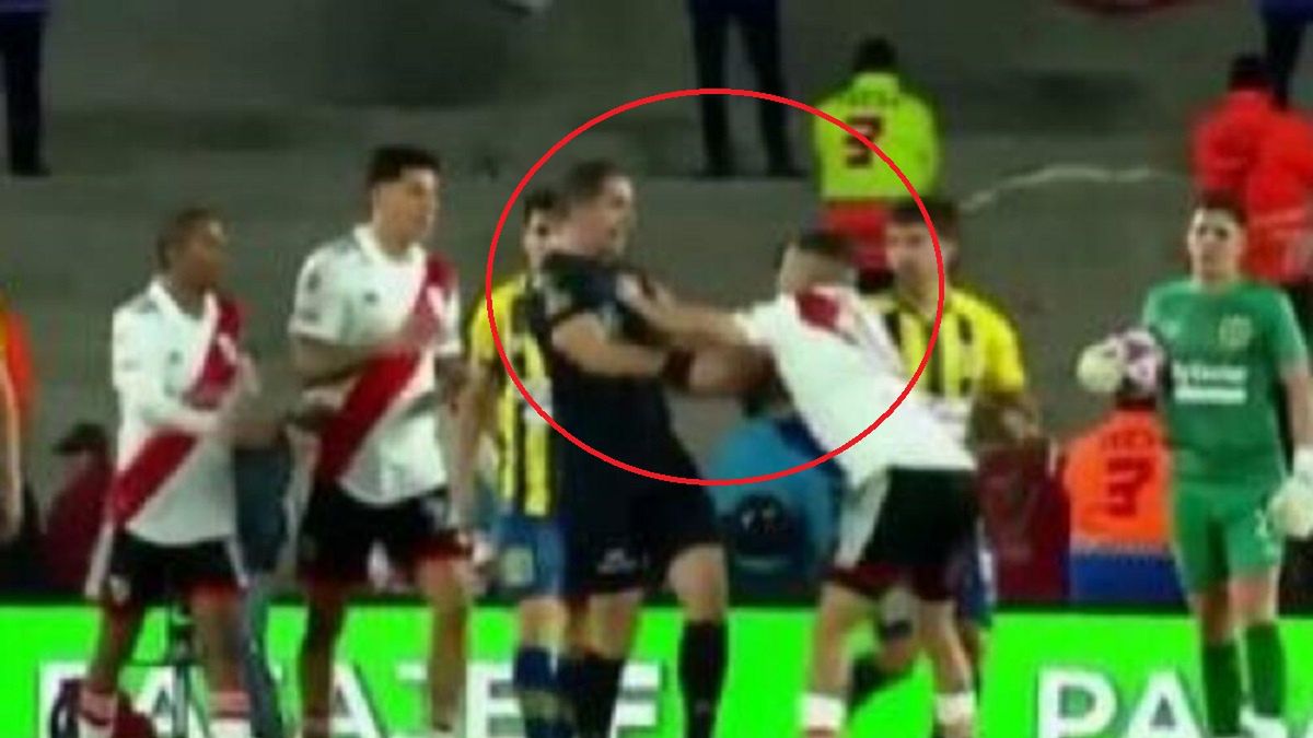 Juan Quintero odepchnął sędziego w czasie meczu