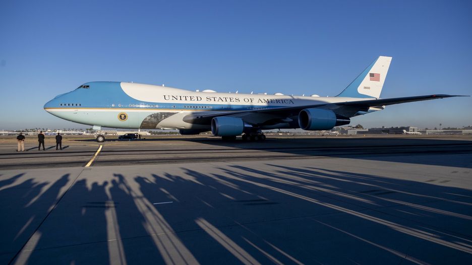Budowa nowego Air Force One na rauszu? W kadłubie znaleziono butelki 