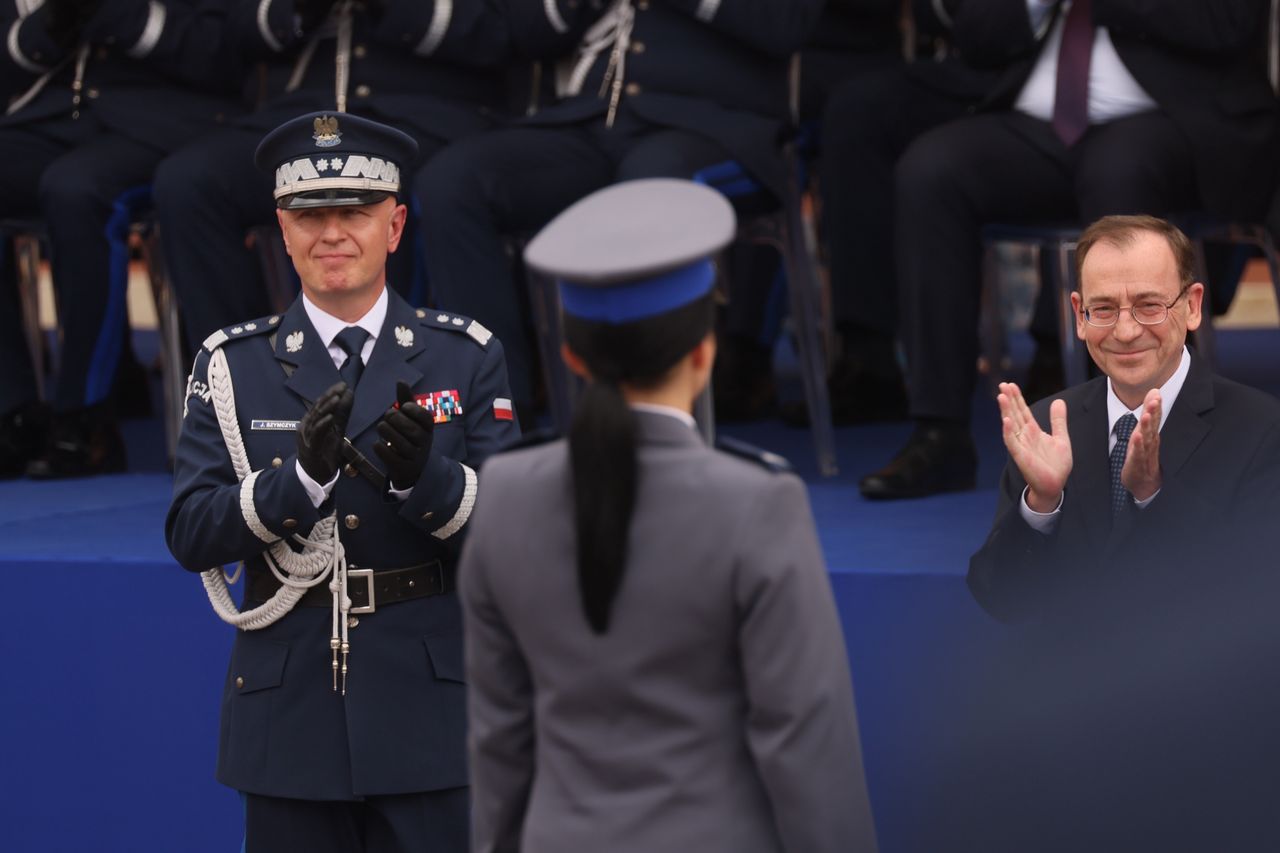 Święto policji. Na zdjęciu gen. Jarosław Szymczyk i szef MSWiA Mariusz Kamiński