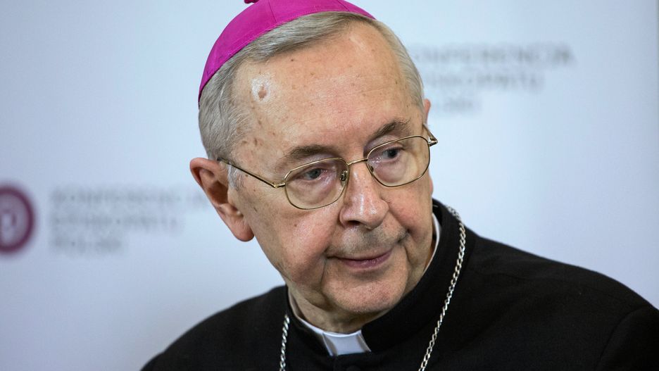 Reżim sanitarny w kościołach nieprzestrzegany? Abp Gądecki odpowiada Niedzielskiemu 