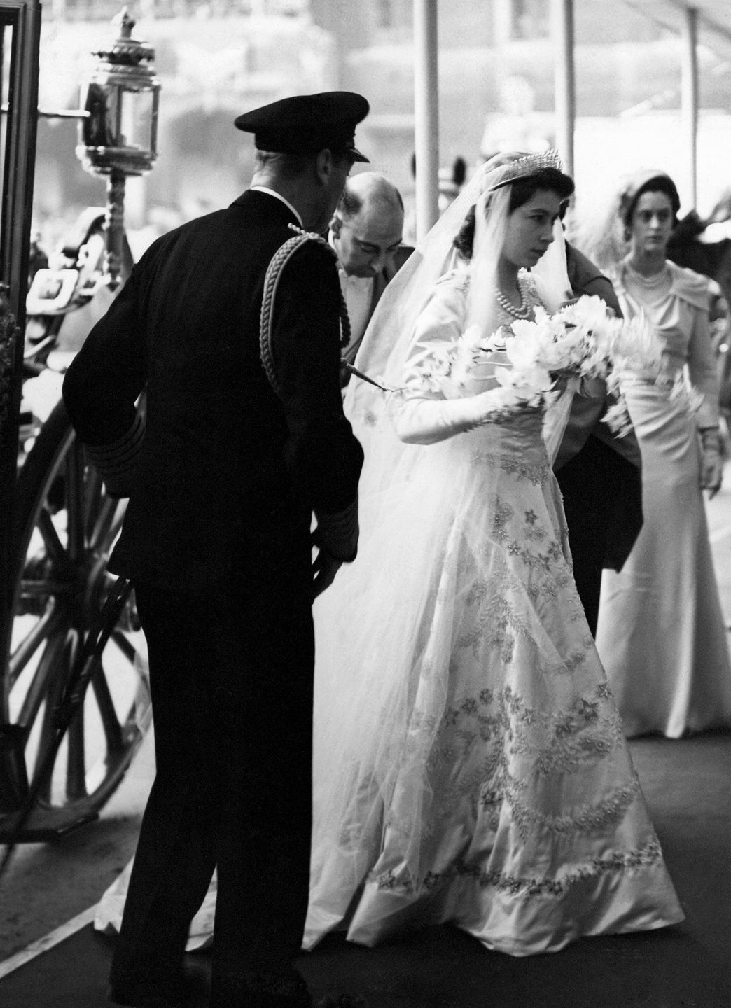 Królowa Elżbieta II pożyczyła Beatrice własną ślubną tiarę