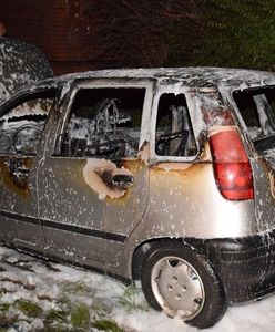 Szczawno-Zdrój. Seniorzy pokłócili się o pieniądze. Skończyło się na podpaleniu samochodu