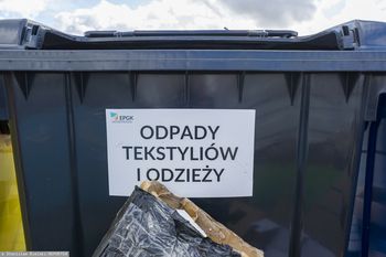 Koniec z wożeniem tekstyliów na PSZOK. Te miasta zmieniają zasady od stycznia