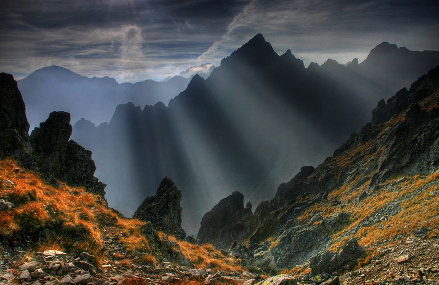 Zainspirowany fotografiami z National Geographic, pożyczył aparat od kolegi i zaczął fotografować lokalne krajobrazy w okolicach rodzinnego Cieszyna. Słowacja, 2007 r.