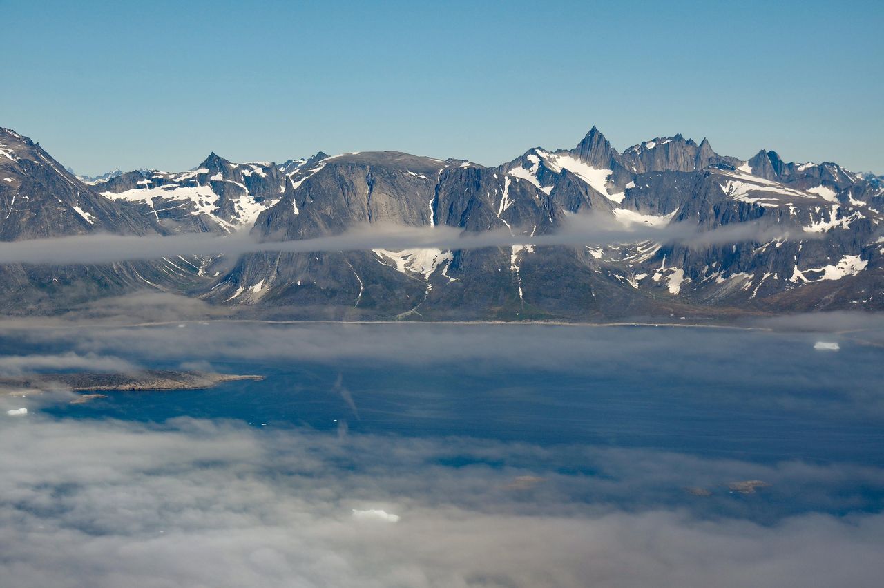 Ship sinks near Nanortalik, Greenland; Oil spill contained promptly