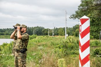 Przepłynęli rzekę graniczną Bug, zostali ujawnieni dzięki barierze elektronicznej