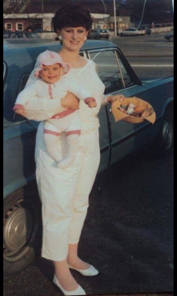 Małe dziecko nie przeszkadzało w pracy cyrkowca