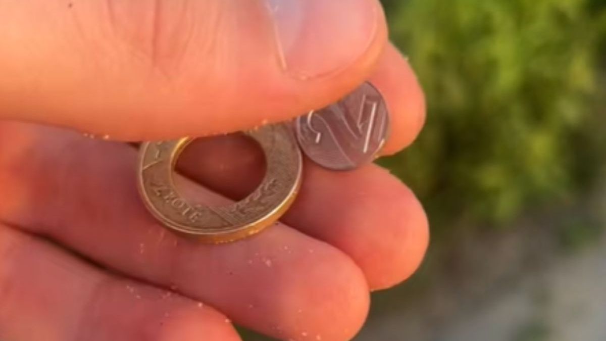 Pokazał zepsute 2 zł.