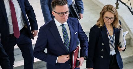 Immunitet Wosia w rękach Hołowni. Od tygodnia trwa analiza