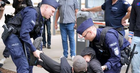 Protest studentów UW. Policja reaguje