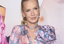 Edyta Pazura w kuszącej pozie. W bikini wygląda jak bogini