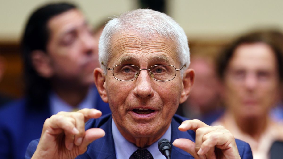 Dr Anthony Fauci wskazuje, że wyciek z laboratorium w Wuhan nie mógł doprowadzić do wybuchu epidemii. Czy na pewno?