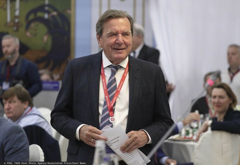 Gerhard Schroeder w Moskwie. Miał rozmawiać z Putinem o zakończeniu wojny