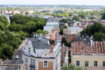 Lublin: Urban Highline Festival już trwa. To przedsmak tego, czym zaczaruje nas Carnaval Sztukmistrzów