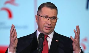 Oto jak Czarnek ocenia panele fotowoltaiczne na swoim dachu