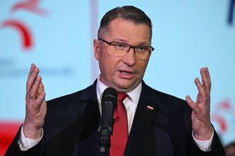 Oto jak Czarnek ocenia panele fotowoltaiczne na swoim dachu