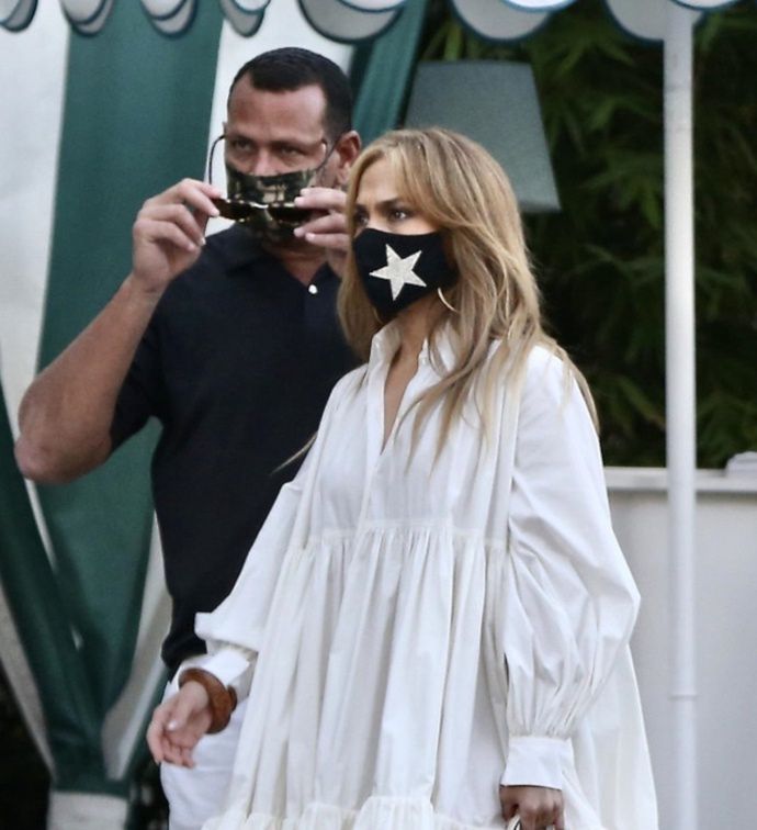 Jennifer Lopez zadaje szyku na ulicach Hollywood