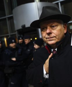 Posłowie PiS jako bramkarze w TVP. Mają "pomóc wejść" bez przepustek