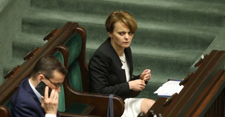 Kolejny raz łamie przepisy. Posłanka PiS przyłapana