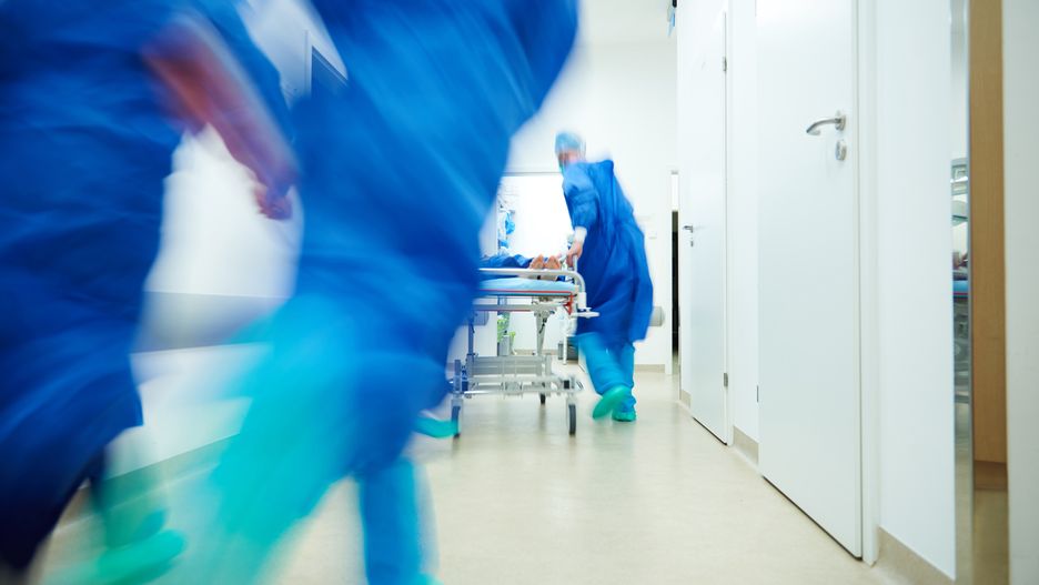 32-letnia pacjentka zmarła. Prokuratora wstrzymała śledztwo