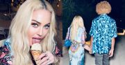 Madonna świętuje 63. urodziny LIZANIEM LODA z młodszym o 35 lat ukochanym (ZDJĘCIA)