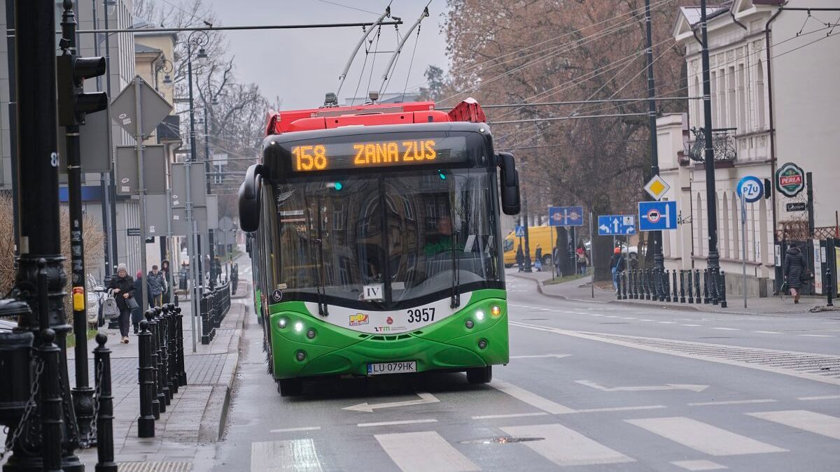 Trolejbus na linii 158