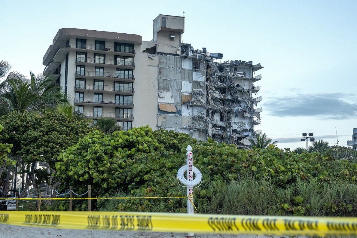 USA. W Miami zawalił się 12-piętrowy budynek. Trwa akcja ratunkowa