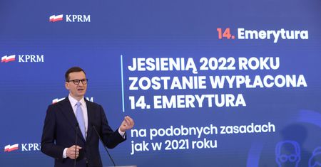 Miła niespodzianka dla emerytów. Czternastki zostają na stałe
