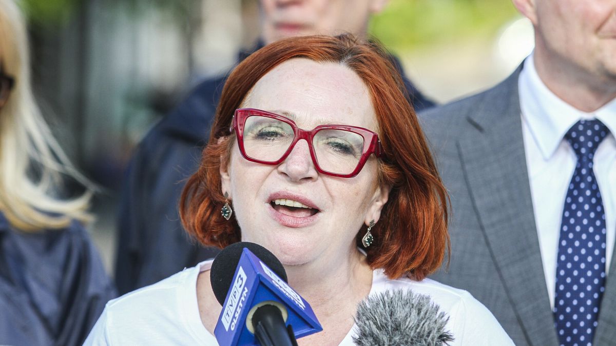 Briefing prasowy Platformy Obywatelskiej w Ostr�dzie
29.04.2025 Ostroda Briefing prasowy z udzialem poslanki do Parlamentu Europejskiego Kamili Gasiuk-Pihowicz, poslanki Katarzyny Krolak oraz marszalka warminsko-mazurskiego Marcina Kuchcinskiego nt. akcji #ObywateleNaprzod wspierajacej kandydata na Prezydenta RP Rafala Trzaskoeskiego fot. Artur Szczepanski/REPORTER n/z poslanka Katarzyna Krolak
Artur Szczepanski/REPORTER