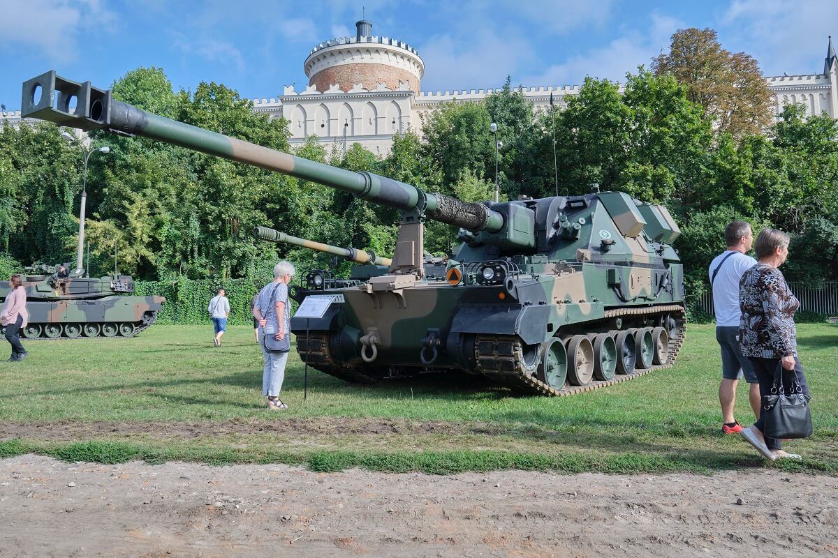 Piknik wojskowy na Błoniach pod Zamkiem w Lublinie