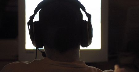 Streamer groził synowi podczas gry: "skręcę ci kark"