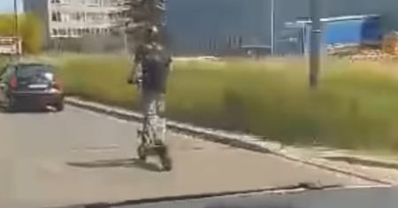 Łódź. Pędził na hulajnodze ruchliwą ulicą. Na liczniku miał prawie 100 km/h