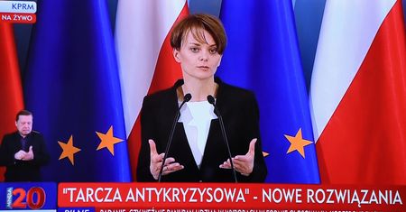 Emilewicz o odmrażaniu gospodarki: "Nie wszystko na raz"