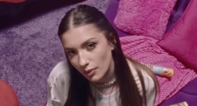 Ciastka Hit reklamowane w nowym teledysku Viki Gabor